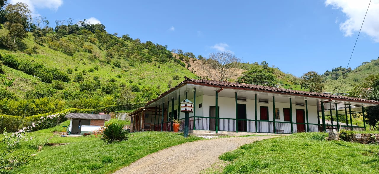 FUNDACIÓN ARCA DE NOÉ HOGAR GERIÁTRICO