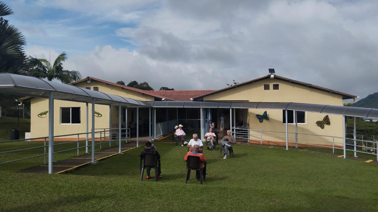 FUNDACIÓN ARCA DE NOÉ HOGAR GERIÁTRICO